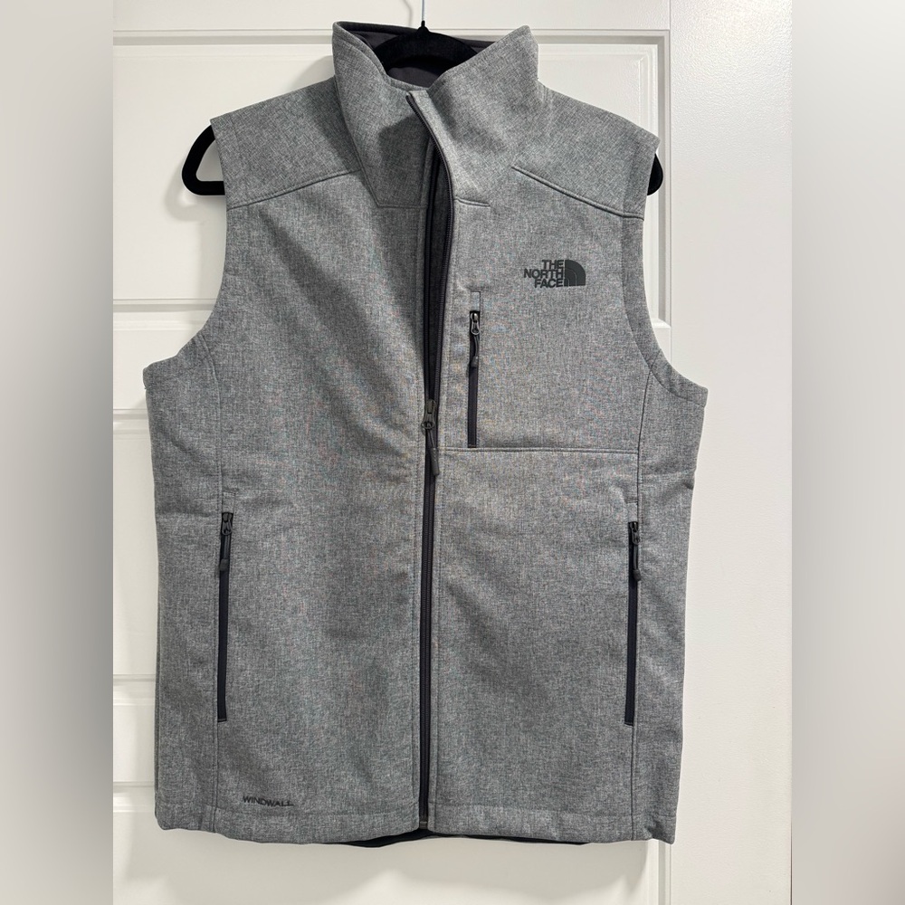 The North Face Men’s Vest — Silver with Pockets | Barely Worn, Excellent
